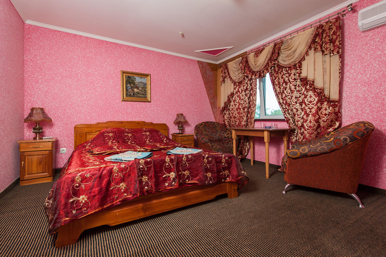 Отель Leoton Hotel Черновцы-36