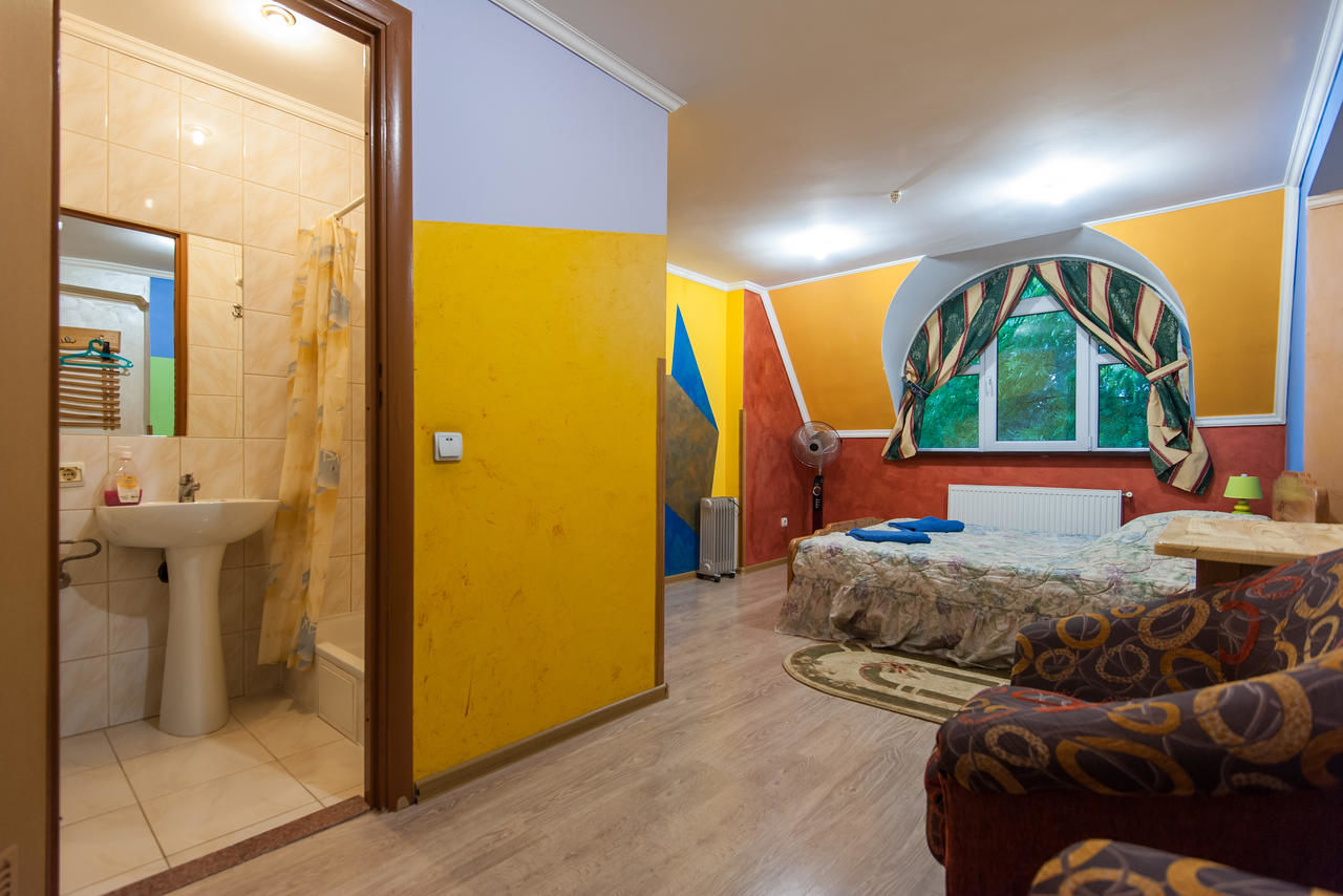 Отель Leoton Hotel Черновцы-39