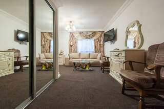 Отель Leoton Hotel Черновцы Полулюкс-4
