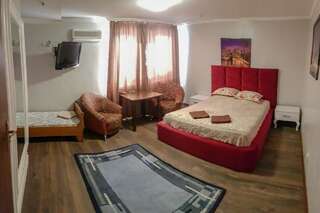 Отель Leoton Hotel Черновцы Двухместный номер «Комфорт» с 1 кроватью-1