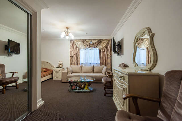 Отель Leoton Hotel Черновцы-36
