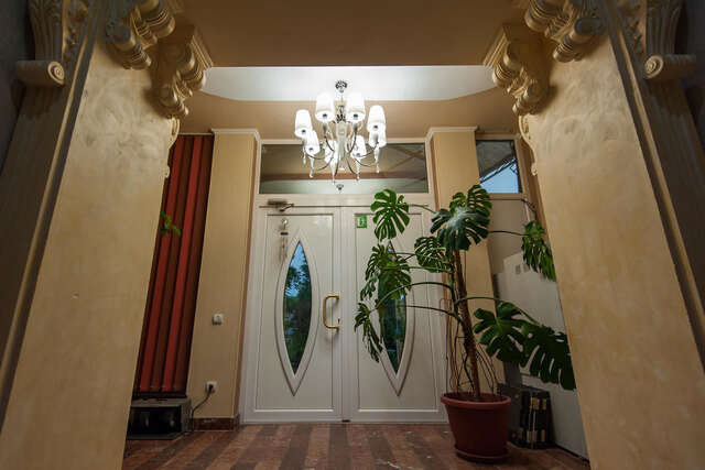 Отель Leoton Hotel Черновцы-11